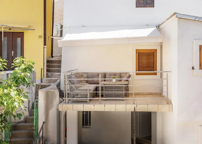 Porto With Terrace Apartment Baska (Krk)