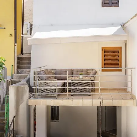 Porto With Terrace Apartment Baska (Krk)